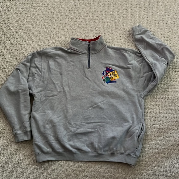Vintage Disney World pullover zip top sweatshirt with pockets in both sides. - Picture 2 of 6
